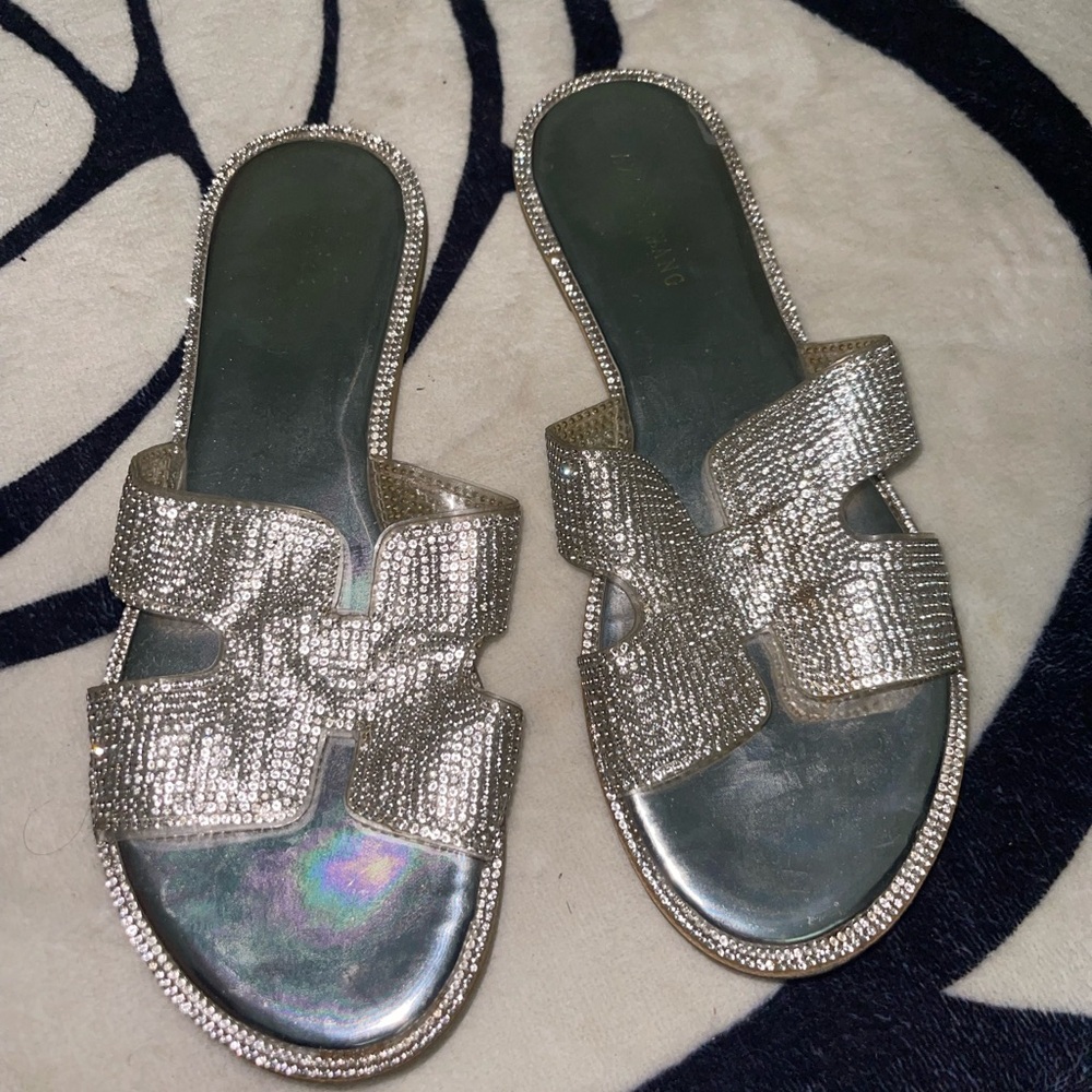 Azalea Wang Slides - Picture 2 of 3